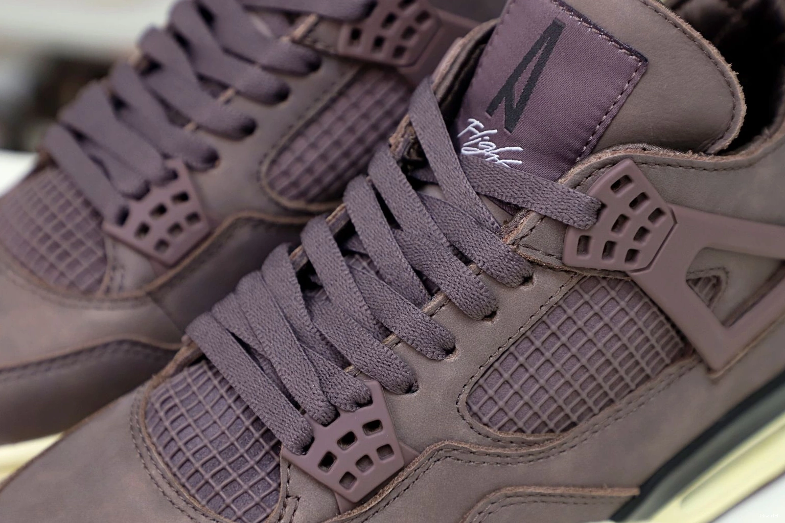 AIR 4 AM JORDAN 1102